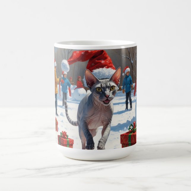 Sphynx-katt springer i snö med julhatt kaffemugg (Center)