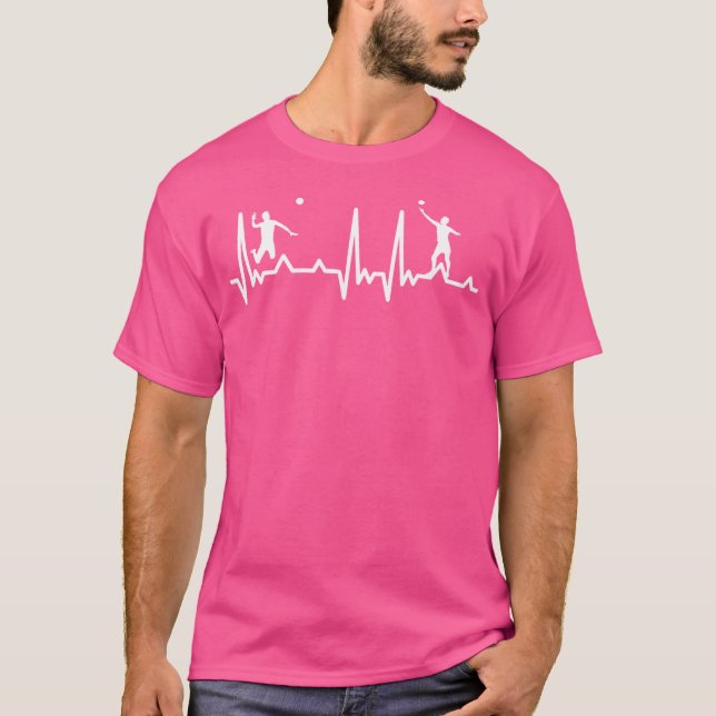 Spiking Player Heartslag Volleyball T Shirt (Framsida)