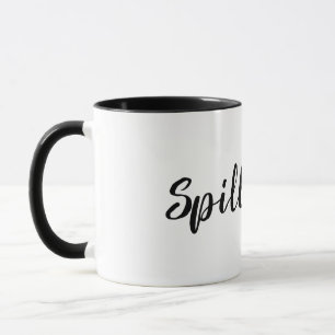 Spill teaen i svart mugg