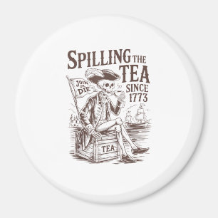 Spilling the Tea sedan 1773 Patriotic American 4:e Magnet