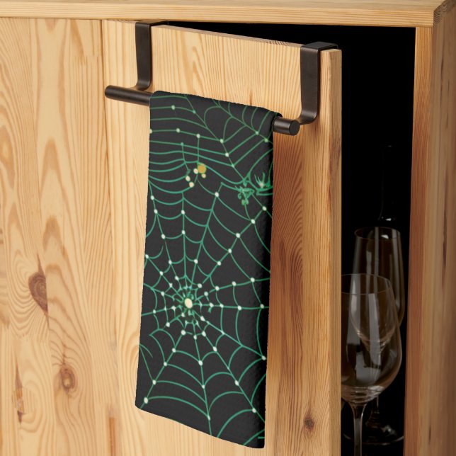 Spindelnät och prickar Modern svart Halloween Kökshandduk (Thirds Fold)