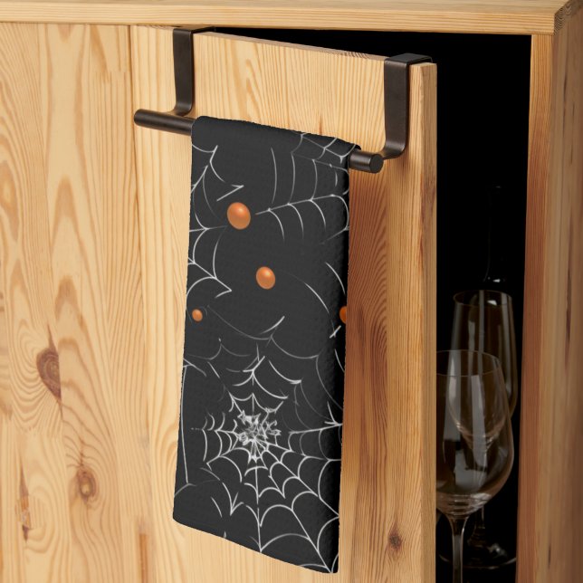 Spindelnät och prickar Modern svart Halloween Kökshandduk (Thirds Fold)
