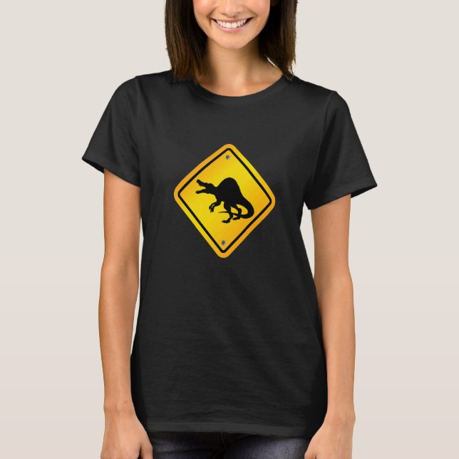 Spinosaurus Dinosaur Crossing T Shirt (Framsida)