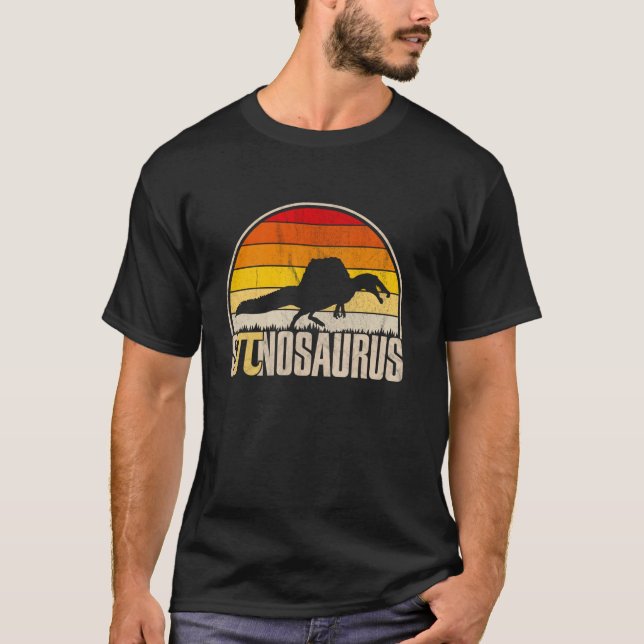 Spinosaurus Pi Dinosaur - Funny Math Geek Pi Day T Shirt (Framsida)