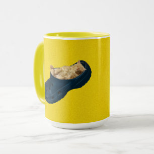 Spipande kattunge i kronskon, kaffe Mugg