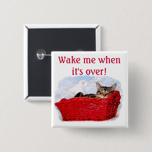 Spipande kattunge i Personligen Bright Red Basket Knapp