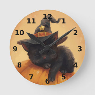Spipande svart katt av Halloween-väggklocka Rund Klocka