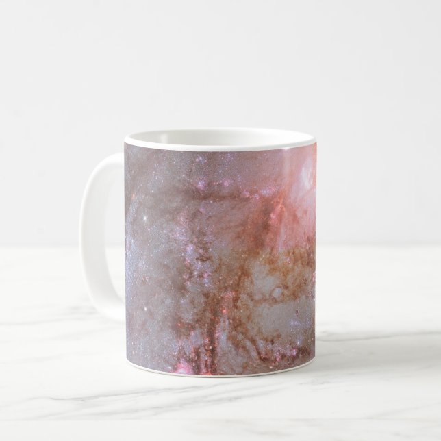 Spiral Galaxy M83, blaze med stjärnbildning. Kaffemugg (Framsida vänster)