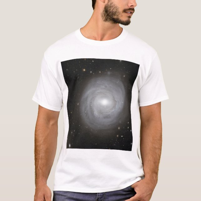 Spiral Galaxy NGC 4921 Tee Shirt (Framsida)