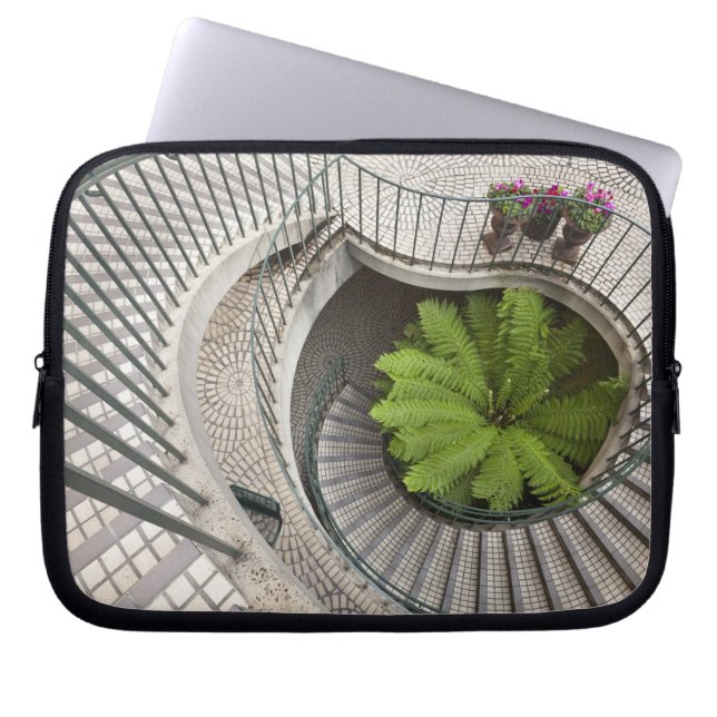 Spiral i trappan vid Embarcadero Centre Laptop Fodral (Framsidan)