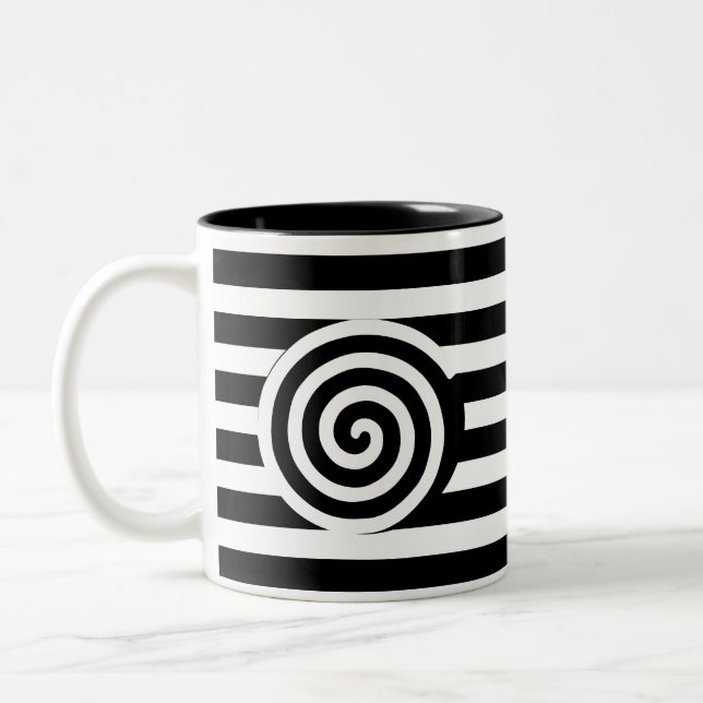 Spiral på svart och vit randig kaffekopp (Vänster)