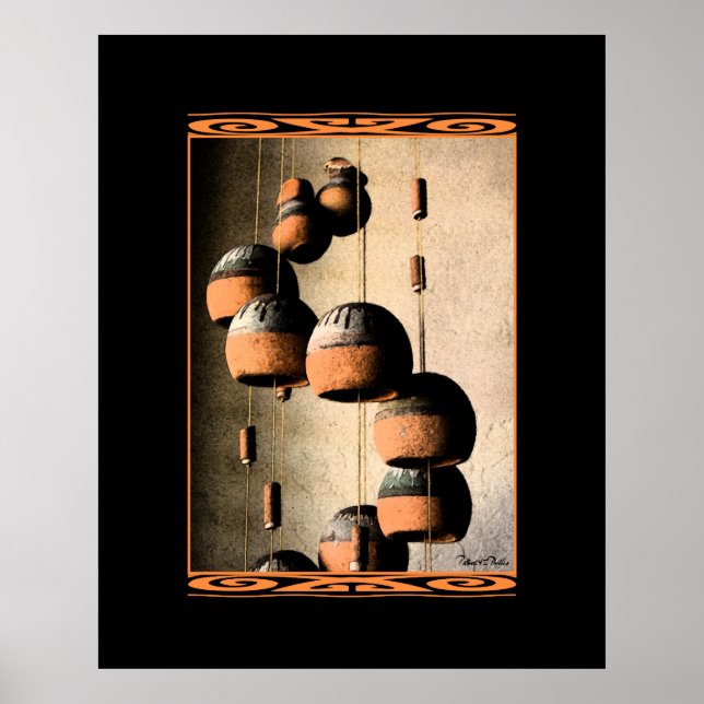Spiraled Clay Vind Chimes still Life Poster (Framsidan)