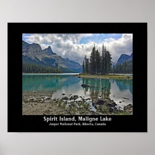 Spirit Island Maligne Sjö Landcape Design Poster