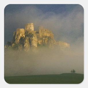 Spissky hrad i dimma, Slovakien 2 Fyrkantigt Klistermärke