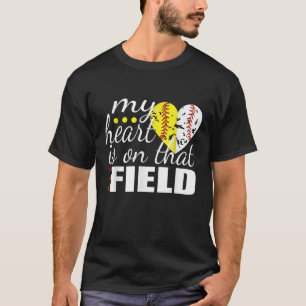 Split halva baseball Softball Heart Mitt hjärta är T Shirt