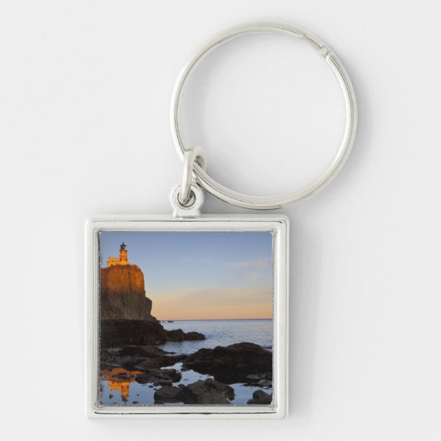 Split Rock Lighthouse vid solnedgång nära Two Fyrkantig Silverfärgad Nyckelring (Framsidan)