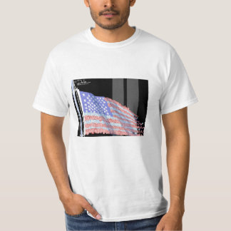Splittrad flagga t-shirt