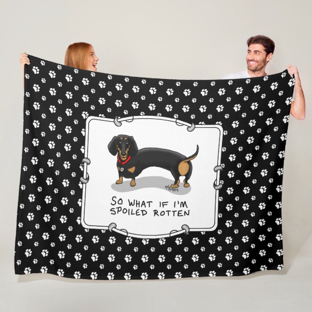 Spoiled Rotten Dachshund (S black & tan) Cute hund Fleecefilt (På plats)