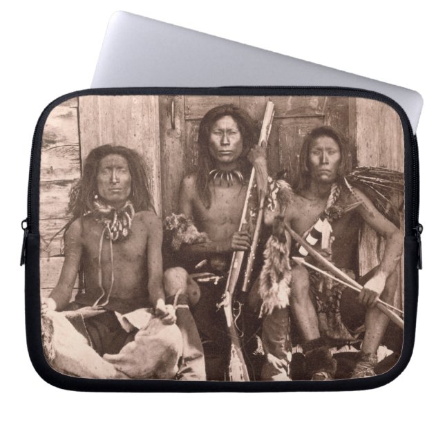 Spokane indier, 1861 (b-/wfotoet) laptop sleeve (Framsidan)