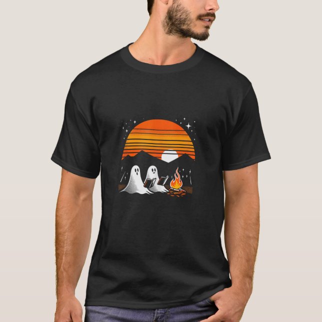Spöken Camping Reading Bokar Funny Nature Campfire T Shirt (Framsida)
