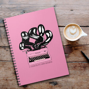Spöken i en Rosa Typewriter Anteckningsbok