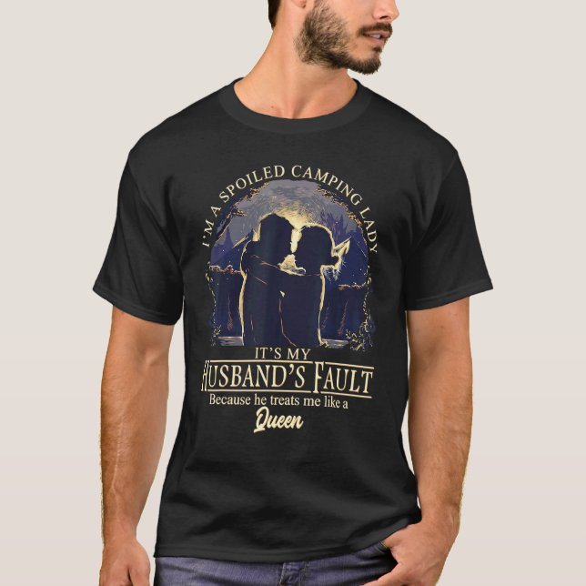 Spolad Camping Dam Queen Camper Mountain Vacatio T Shirt (Framsida)