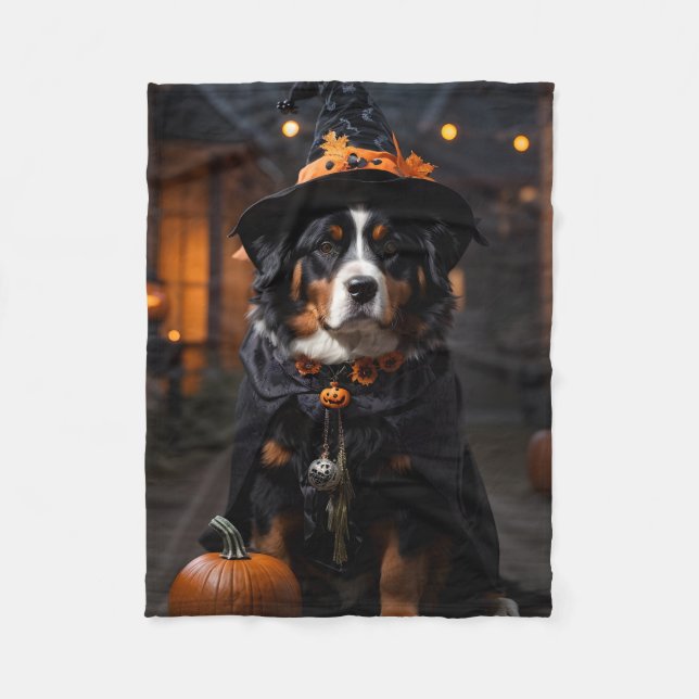 Spooktacular Bernese Hund: A Halloween Howl-o-Ween Fleecefilt (Framsidan)