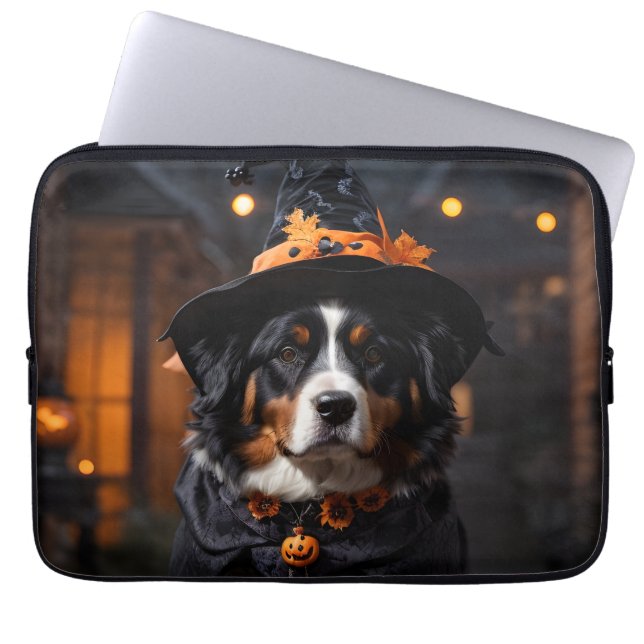 Spooktacular Bernese Hund: A Halloween Howl-o-Ween Laptop Fodral (Framsidan)
