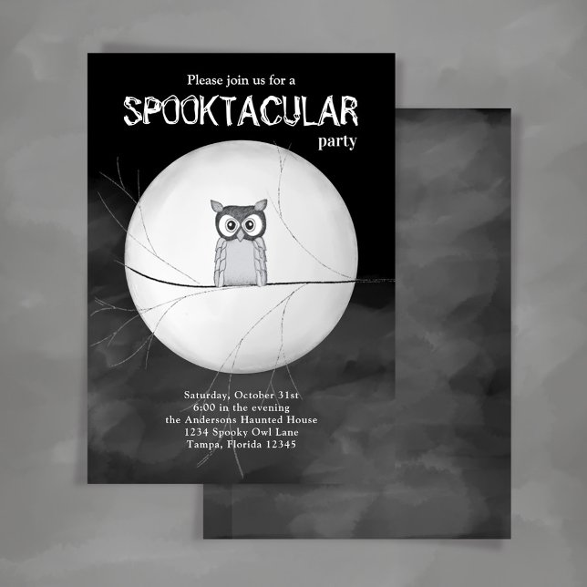 Spooktacular Black and White Halloween fest Inbjudningar (Halloween Spooktacular party invitation with spooky owl)
