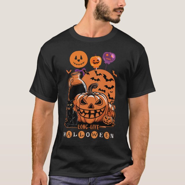 Spooktacular Halloween Fun with Cute Black Cats on T Shirt (Framsida)