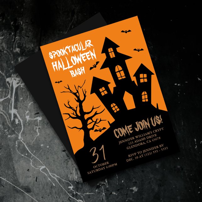 Spooktacular Haunted House i halloween fest Inbjudningar (Elevate your upcoming event with this spooky and captivatingly designed Halloween invitation!)