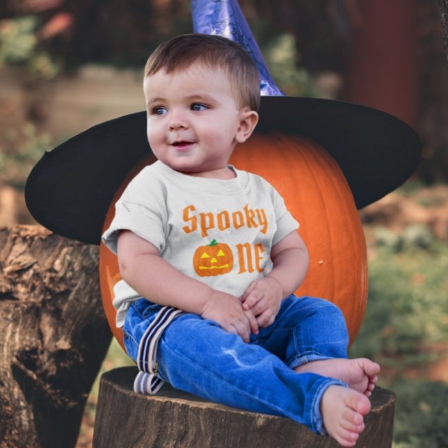 Spooky 1:a födelsedagen Baby T-Shirt (Skapare uppladdad)