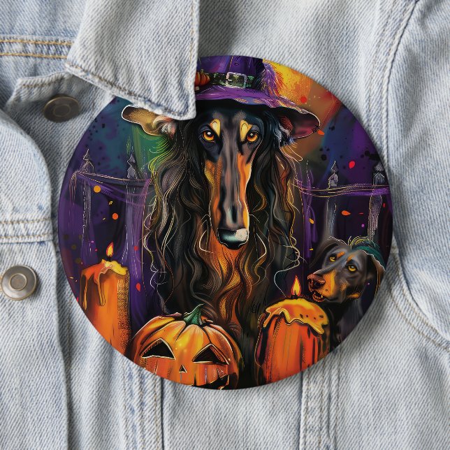 Spooky Afghan Hound Halloween Witch och Pumpkin Knapp (In Situ)