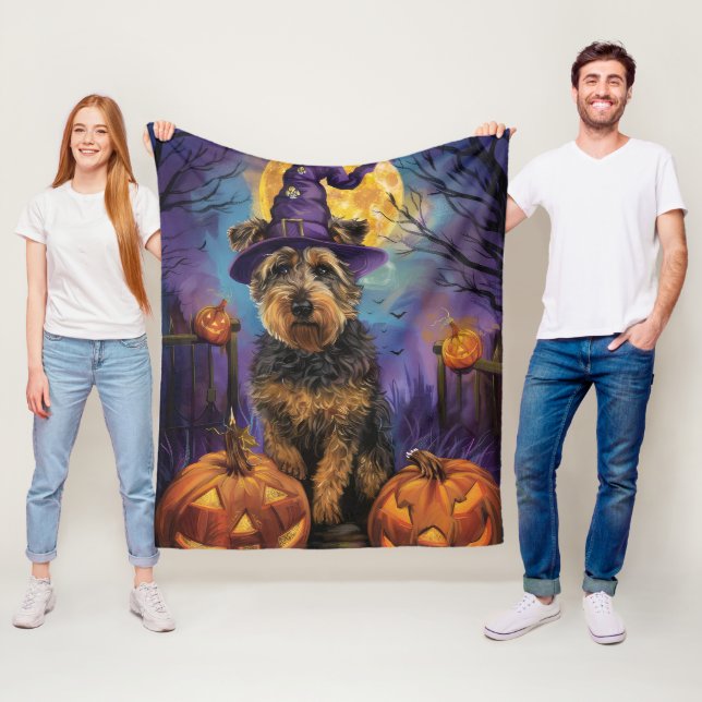 Spooky Airedale Halloween Witch och Pumpkin Fleecefilt (På plats)