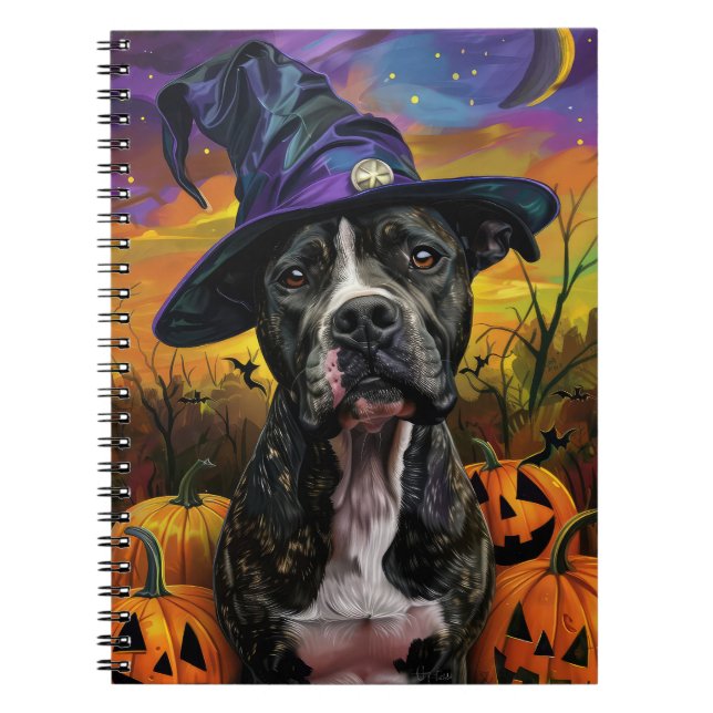Spooky American Stafford Halloween Pumpkin Anteckningsbok (Framsidan)