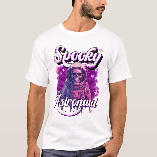 Spooky Astronaut Lila Skeleton Skull Astronaut T Shirt (Framsida)