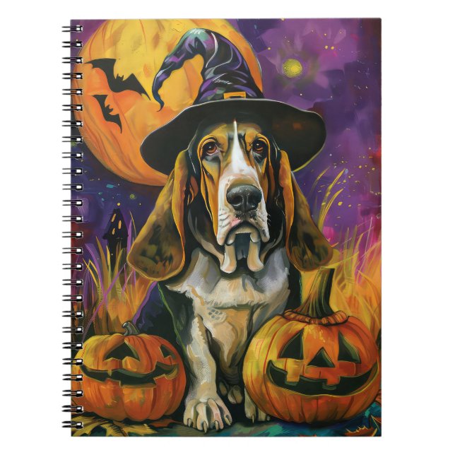 Spooky Basset Hound Halloween Witch och Pumpkin Anteckningsbok (Framsidan)