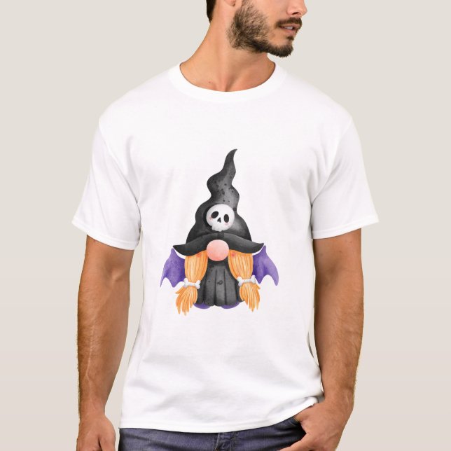 Spooky Black Halloween Witch Gnome With Skull T Shirt (Framsida)