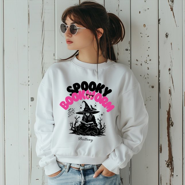 Spooky Bookworm Personlig Namn Halloween Gift T Shirt (Skapare uppladdad)