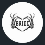 Spooky Bride Skeleton Händer Förlovning Bröllop Ha Runt Klistermärke<br><div class="desc">Spooky Bride Skeleton Händer Förlovning Bröllop Halloween</div>