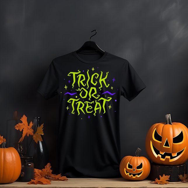 Spooky Bus eller godis Halloween T Shirt (Skapare uppladdad)