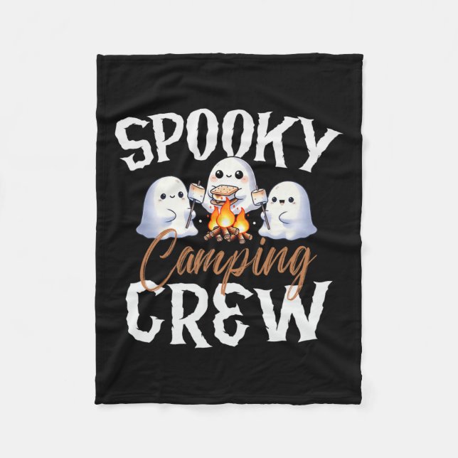 Spooky Camping Crew Halloween 2024 Campfire Lyckli Fleecefilt (Framsidan)