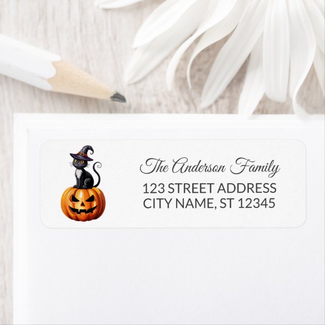 Spooky cat with witch's hat Halloween Pumpkins Returadress Etikett (Insitu)