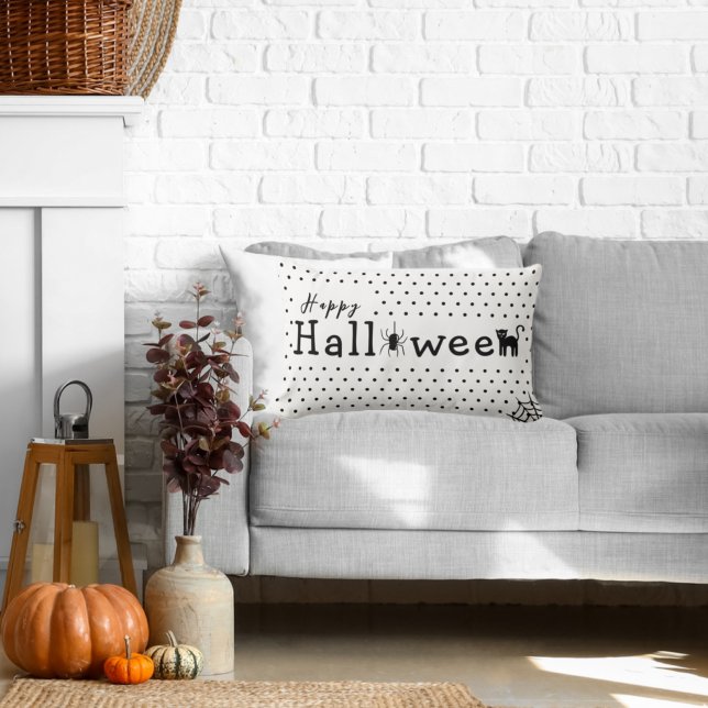 Spooky Cute Black och White Halloween Lumbarkudde (Skapare uppladdad)