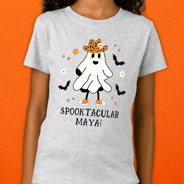 Spooky Cute Halloween Ghost med Namn T Shirt (Spooky Halloween tshirt for kids. Cute Whimsical Ghost with cowboy hat. Personalized Halloween gift)