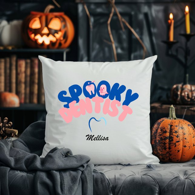Spooky Dentist Personlig Namn Halloween Gift Kudde (Skapare uppladdad)