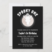 Spooky En Roligt Halloween Ghost första födelsedag