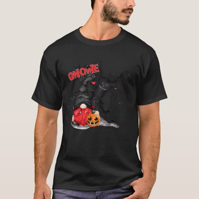Spooky Gnome to Bita Halloween Dracula Gnome Pumpk T Shirt (Framsida)