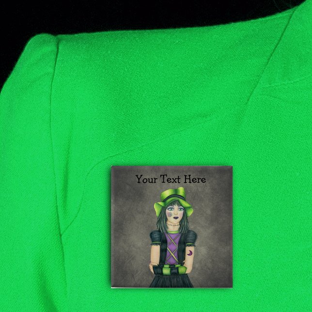 Spooky Goth Tonåring Girl Grönt Hat Tattoos Grått Knapp (Gothic teen girl spiderweb, moon Tattoos green hat on dark grey with glowing green pin back button.)