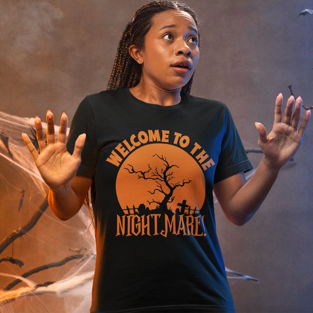 Spooky Graveyard Halloween Nightmare T-Shirt (Skapare uppladdad)